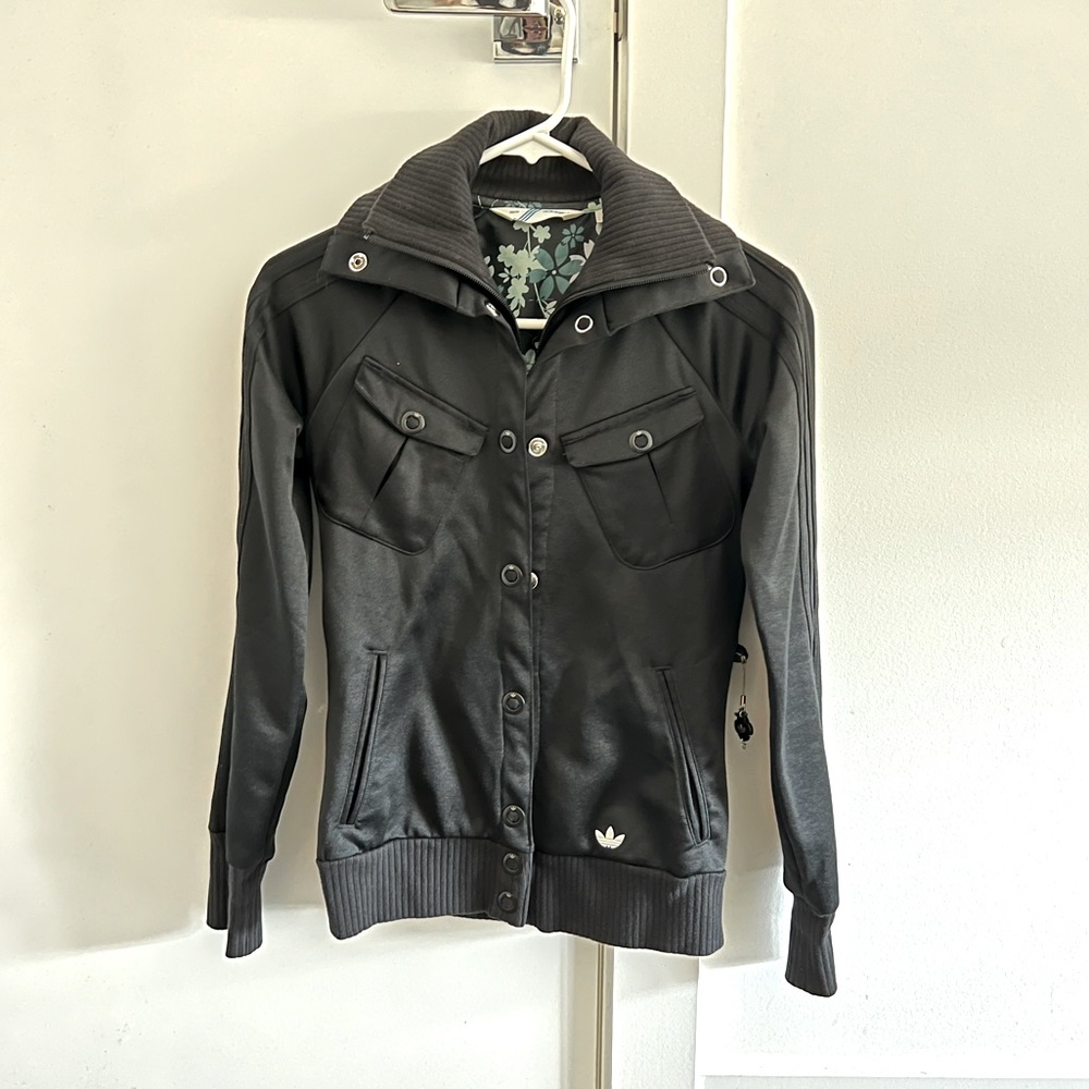 Adidas black zipper Jacket in Size XS
